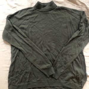 UNIQLO | mockneck olive green sweater